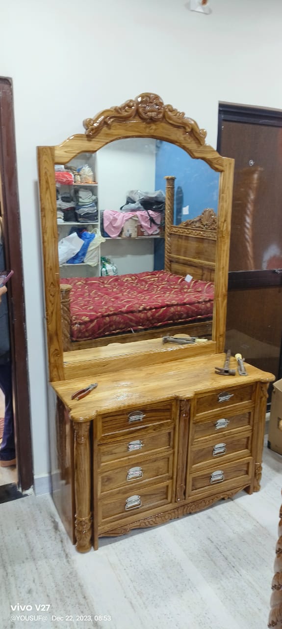 Dressing table Teak Wood (4.25fit Width x 5.5fit Length) D2